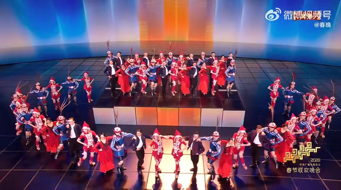 央视春晚舞台上的民大人身影与“幕后正片”