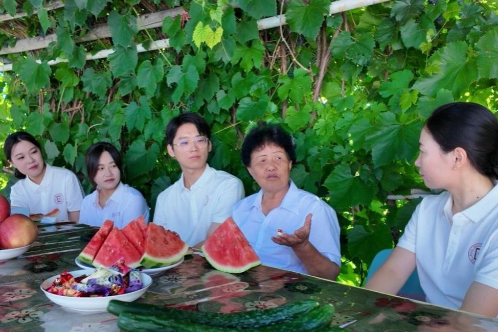 《人民日报》报道学校“绘美祖国”实践团：一堂行走在边疆大地上的美育实践课